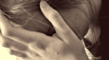 Dealing With Grief – The Stages Of The Grieving Process & How To Cope With Grief
