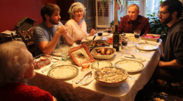 7 Ways To Enjoy The Holidays When You’re On A Diet – Healthy Holiday Eating Tips
